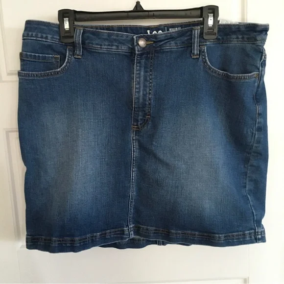 Lee Denim Skort Womens 18 M Beacon Blue Jean Skirt Short Fit Mid Rise - Picture 1 of 8